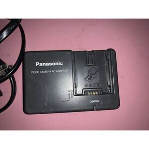 PANASONIC- PV-DAC14D - CAMCORDER - CHARGING CRADLE - 8.4V - TESTED